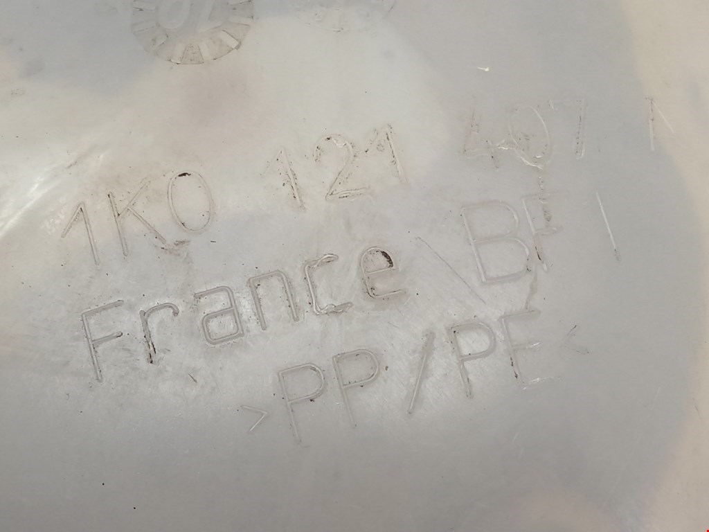 Бачок расширительный VOLKSWAGEN Passat B6 2005-2011