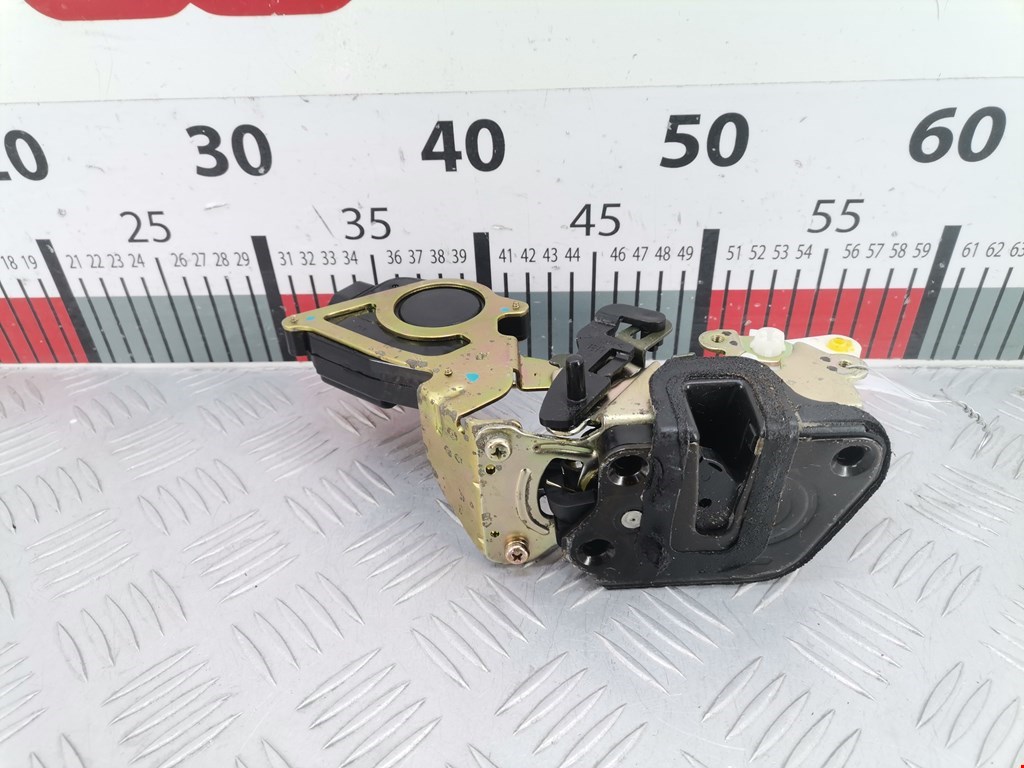 Замок двери задней правой KIA Opirus 2003-2010