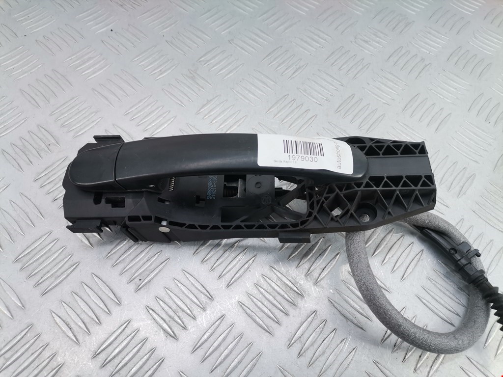 Ручка двери задней наружная левая SKODA Rapid 2012-2020