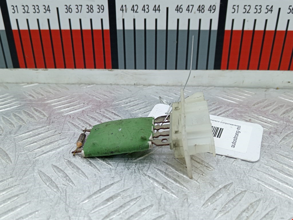 Сопротивление печки (резистор отопителя) Opel Corsa C (2000-2006)