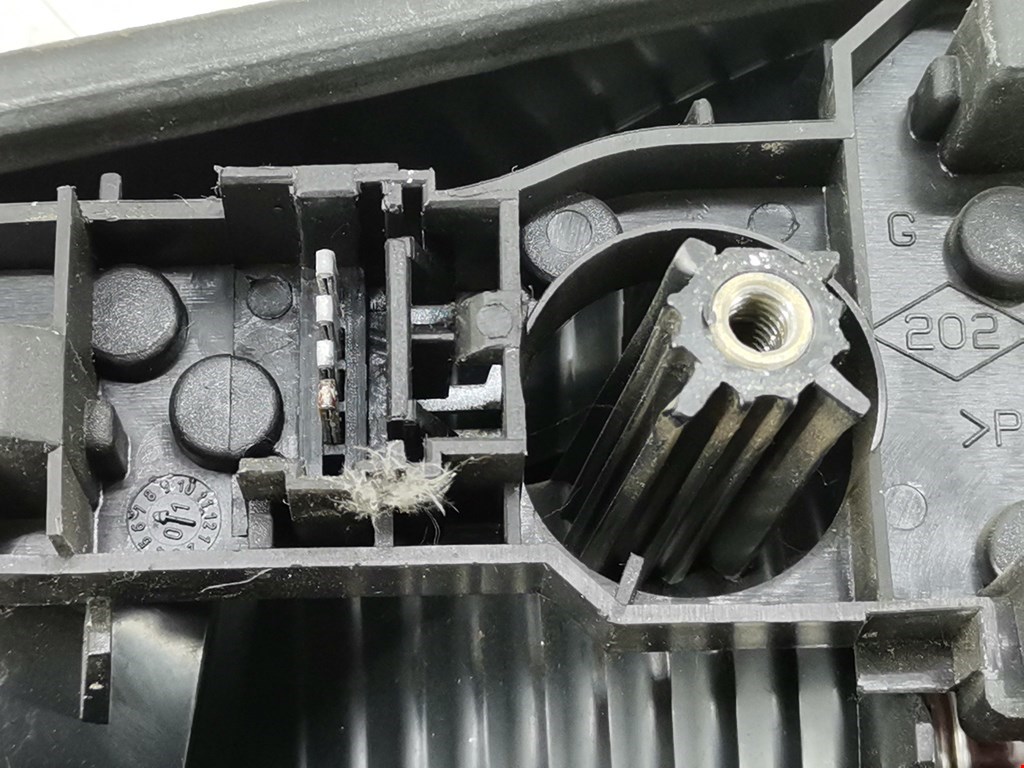 Фонарь задний внутренний левый RENAULT Laguna 2001-2007