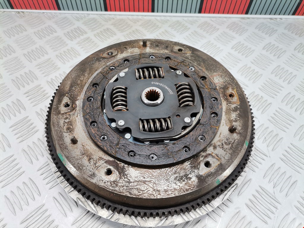 Маховик (демпфер сцепления) FORD Fiesta 2001-2008