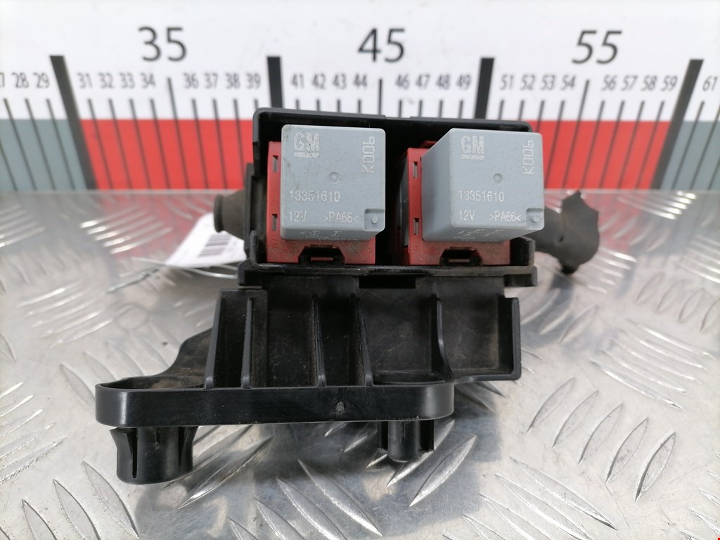 Блок реле OPEL Astra J 2009-2017