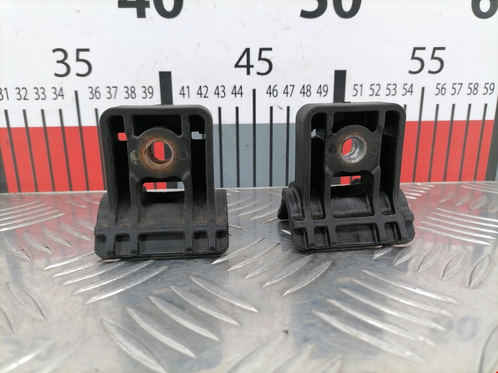 Кронштейн (крепление) радиатора OPEL Astra J 2009-2017