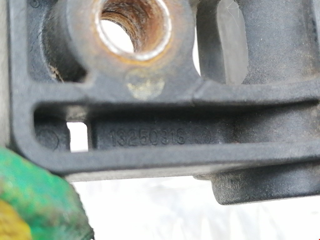 Кронштейн (крепление) радиатора OPEL Astra J 2009-2017