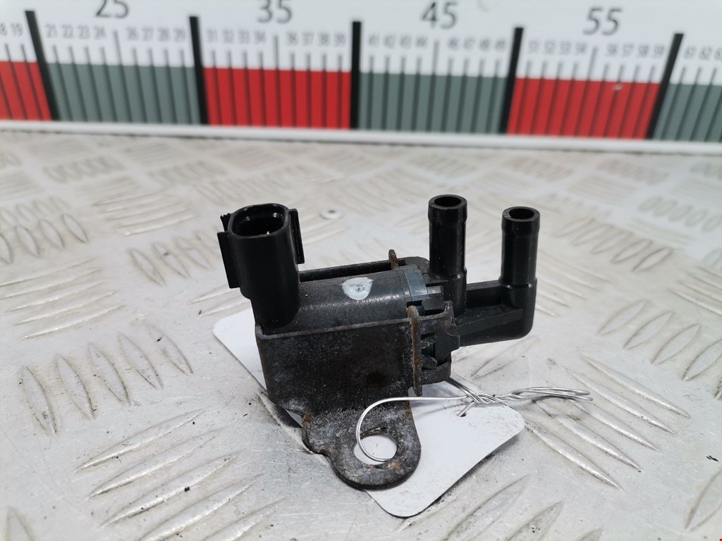 Клапан воздушного фильтра Ford Fiesta 5 (2002-2008)