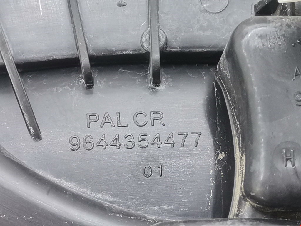 Ручка дверная передняя внутренняя левая PEUGEOT 406 1995-1999