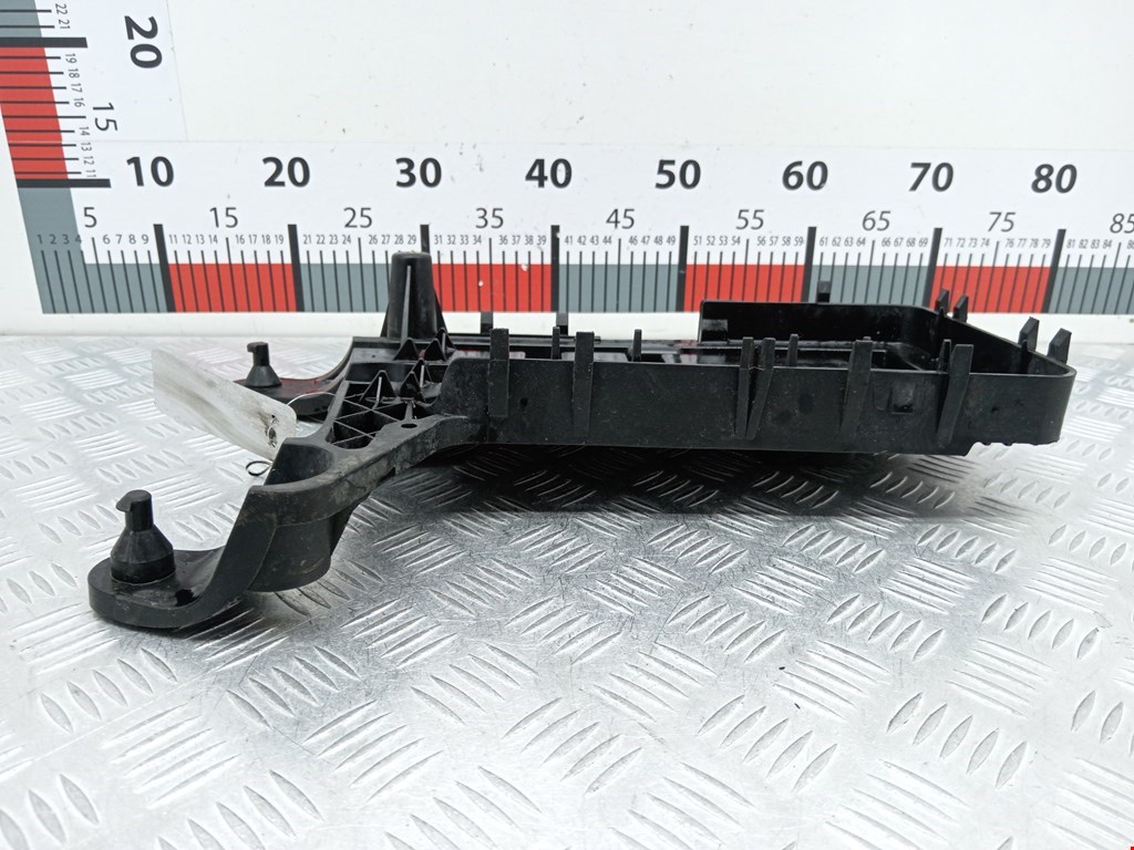 Крепление АКБ (корпус/подставка) VOLKSWAGEN Tiguan 2007-2016