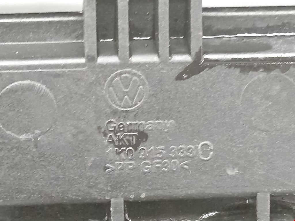 Крепление АКБ (корпус/подставка) VOLKSWAGEN Tiguan 2007-2016