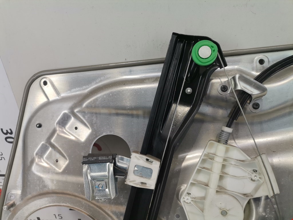 Стеклоподъемник передний левый MERCEDES-BENZ C-Class C-klasse W204 2007-2015