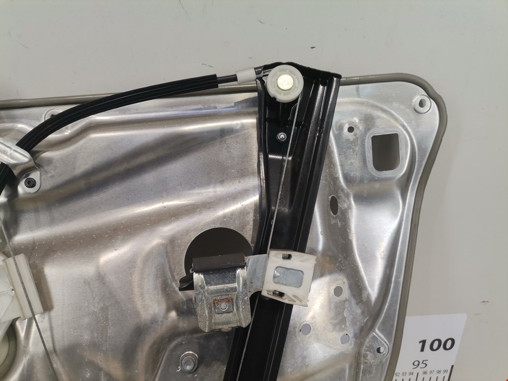 Стеклоподъемник передний левый MERCEDES-BENZ C-Class C-klasse W204 2007-2015