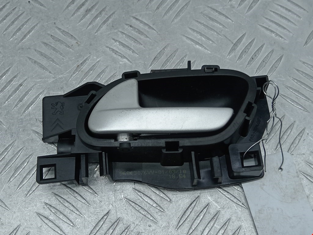 Ручка дверная передняя внутренняя левая PEUGEOT Partner 2008-2018