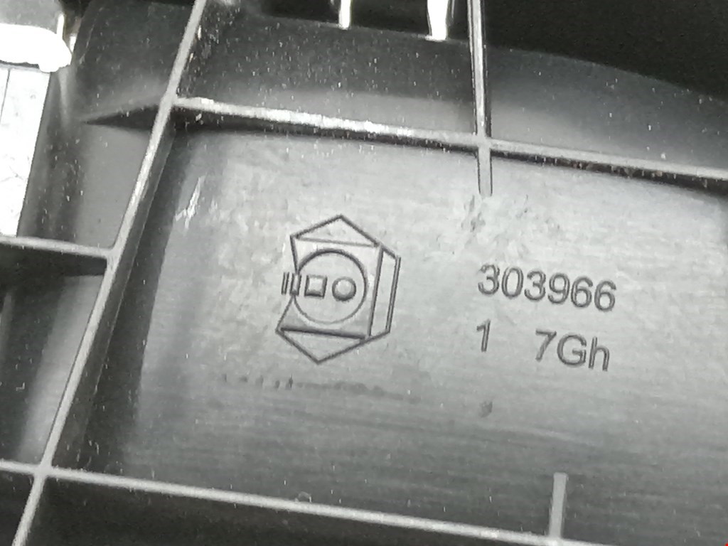 Ручка дверная передняя внутренняя левая PEUGEOT Partner 2008-2018