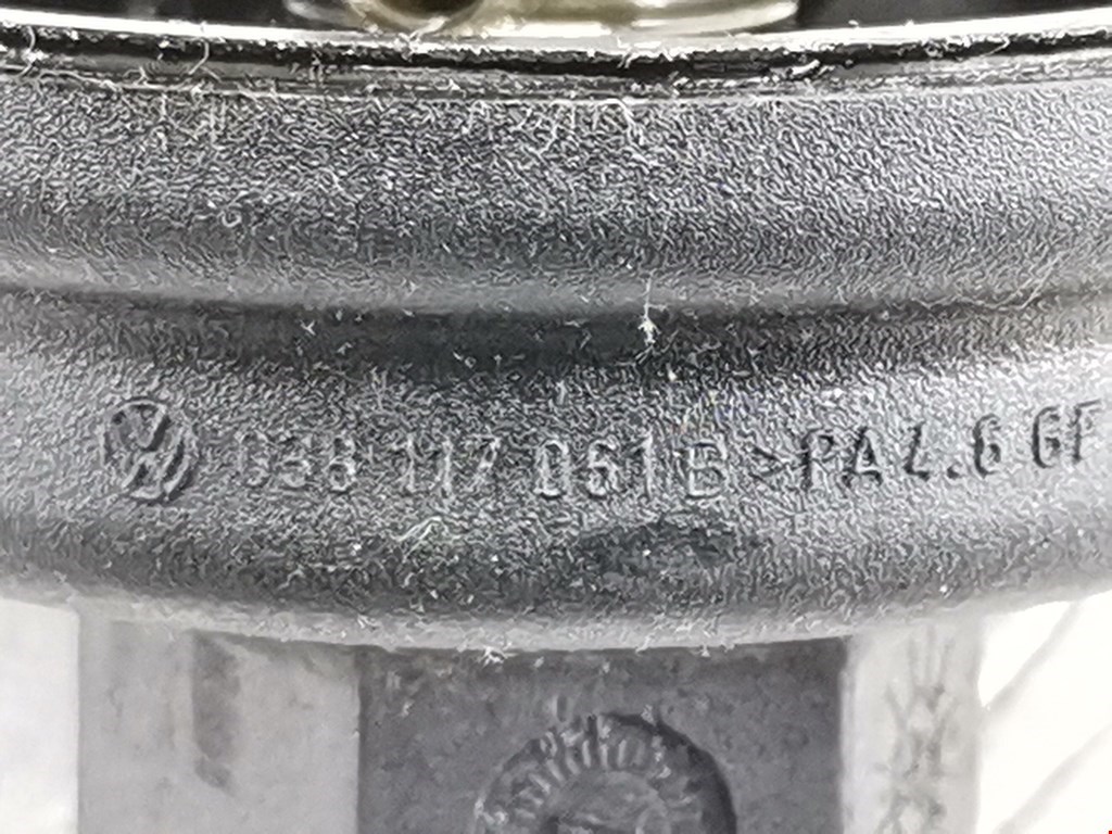 Крышка масляного фильтра VOLKSWAGEN Passat B6 2005-2011