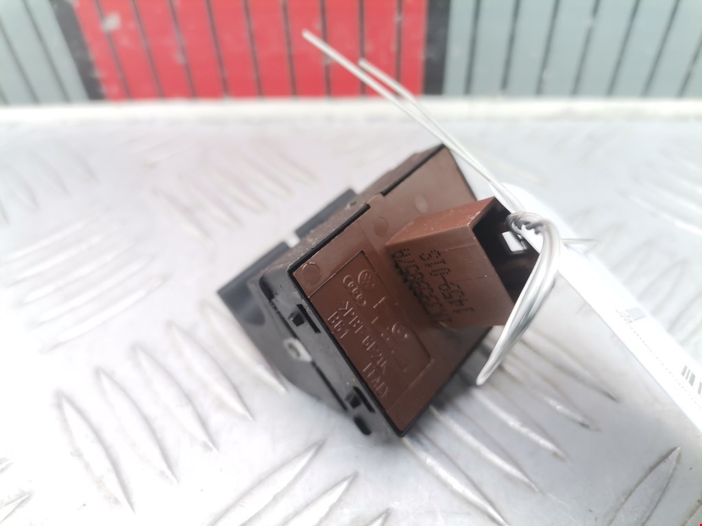 Блок управления стеклоподъемниками VOLKSWAGEN Passat B6 2005-2011