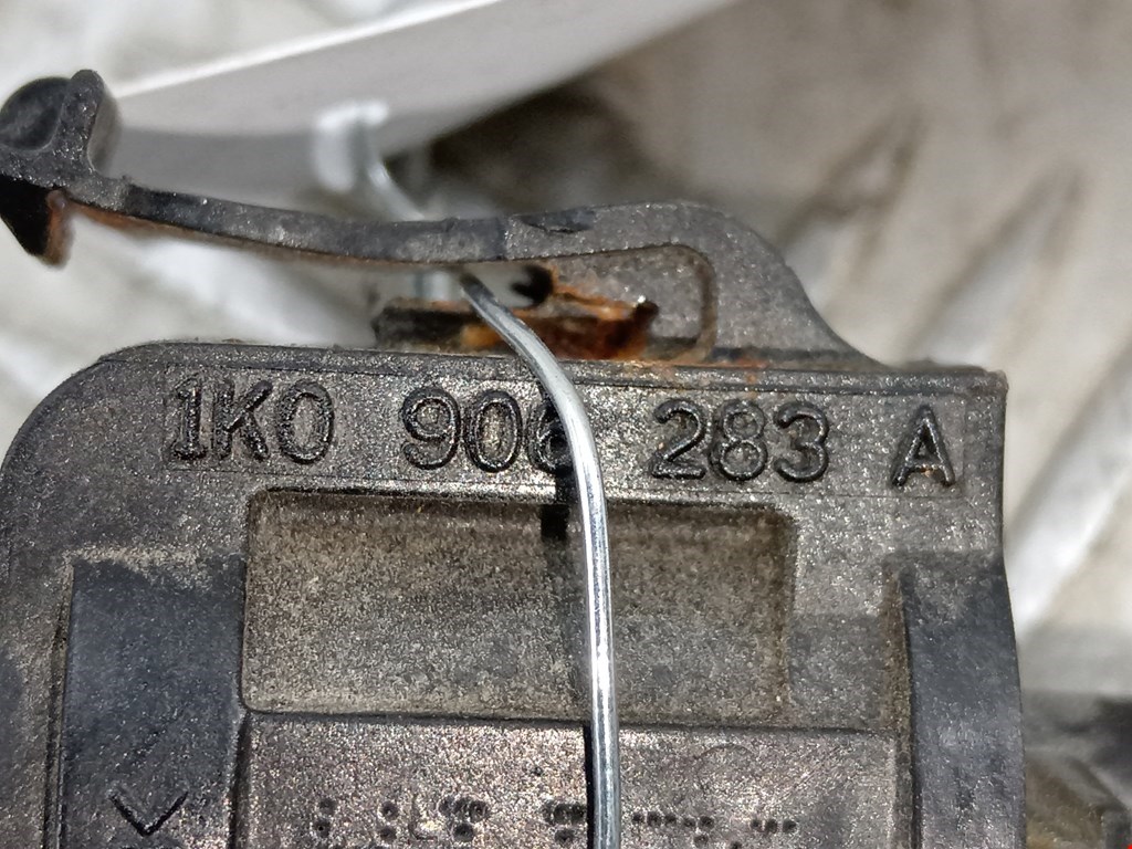 Клапан электромагнитный VOLKSWAGEN Transporter T5 2003-2015