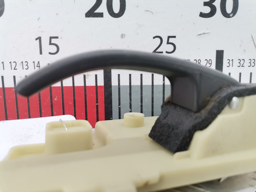 Ручка дверная задняя внутренняя левая JEEP Patriot 2007-2017