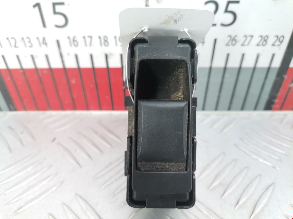 Кнопка стеклоподъемника JEEP Patriot 2007-2017