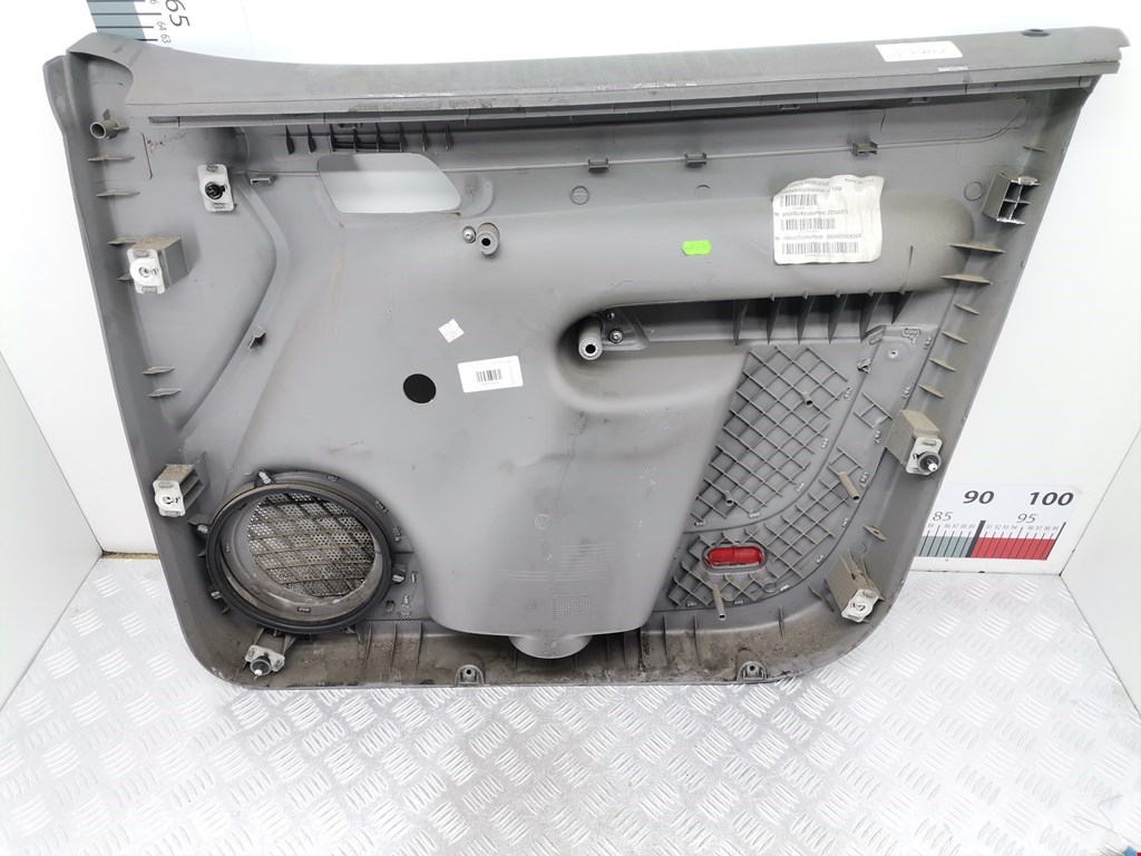 Обшивка двери передняя левая VOLKSWAGEN Caddy III 2004-2015