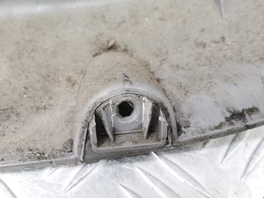 Обшивка двери передняя левая VOLKSWAGEN Caddy III 2004-2015