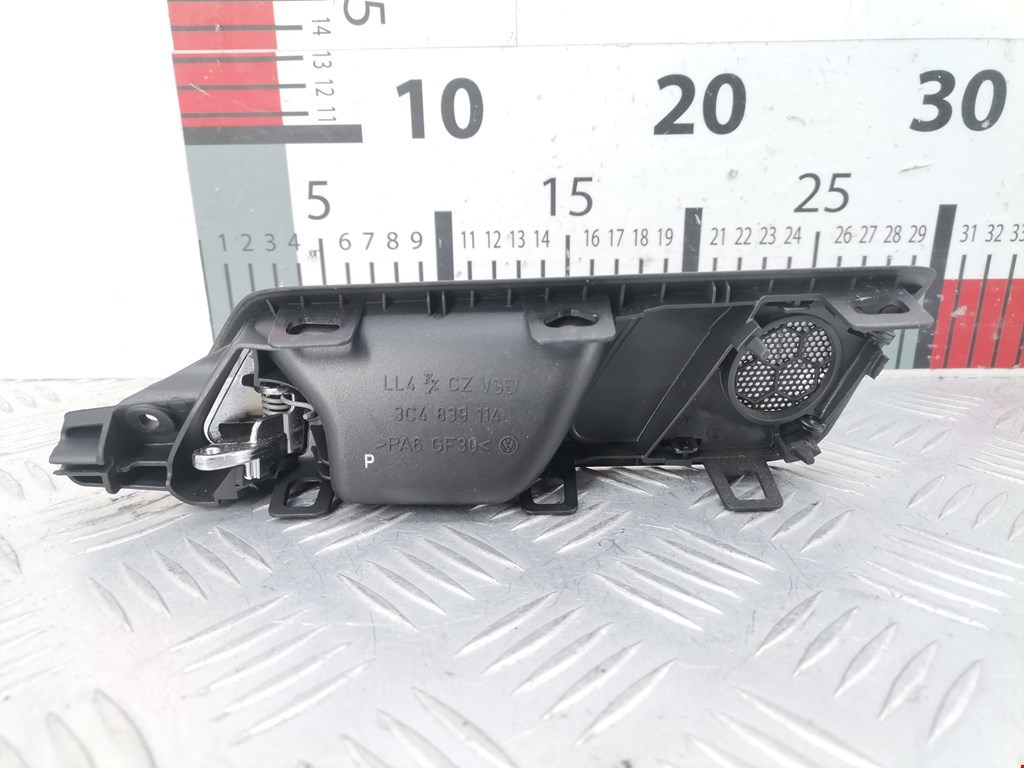 Ручка дверная задняя внутренняя правая VOLKSWAGEN Passat B6 2005-2011