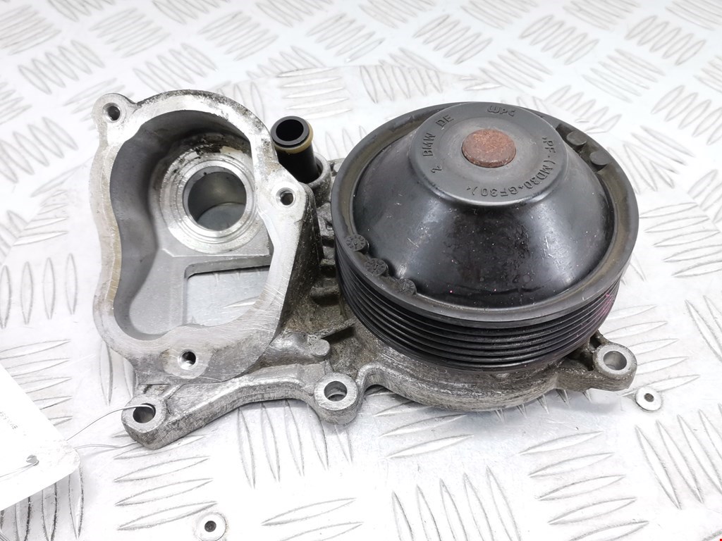 Насос водяной (помпа) BMW 5-Series (F07/F10/F11/F18) (2009-2017)