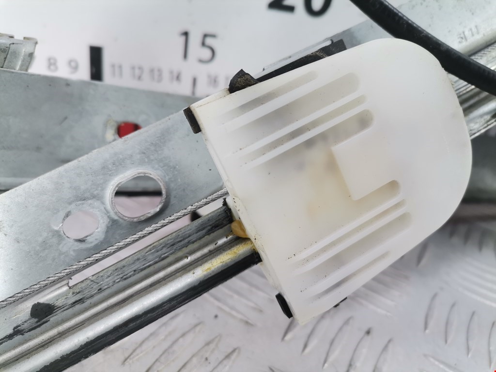 Стеклоподъемник передний левый FORD Fiesta 2008-2012