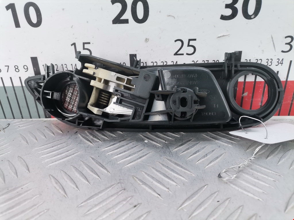 Ручка дверная передняя внутренняя левая FORD Fiesta 2008-2012