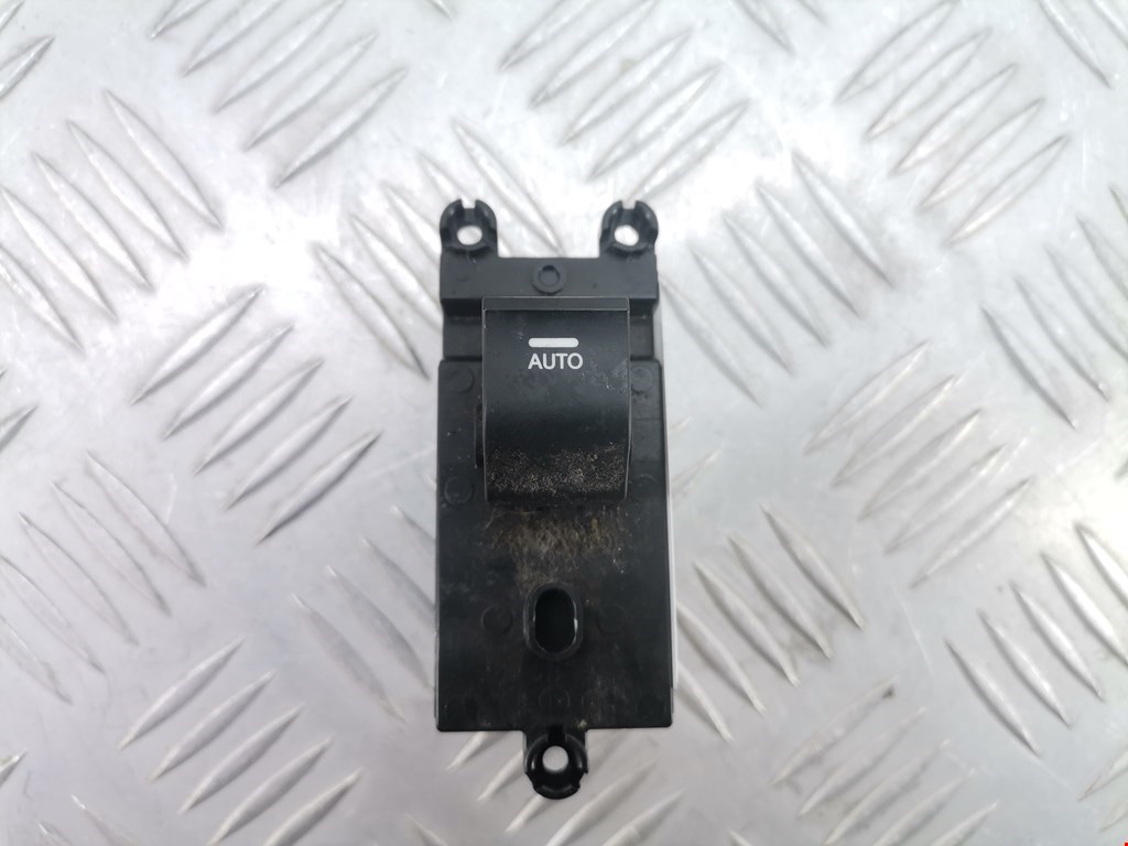 Кнопка стеклоподъемника HYUNDAI i40 2011-2019