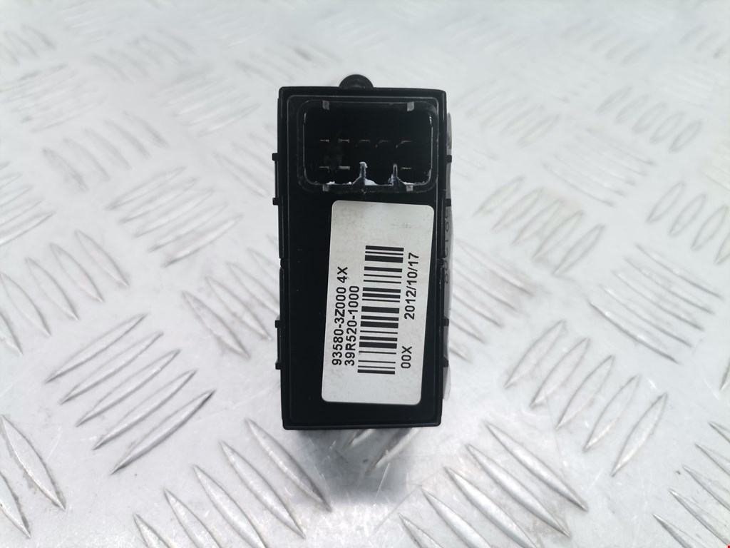 Кнопка стеклоподъемника HYUNDAI i40 2011-2019