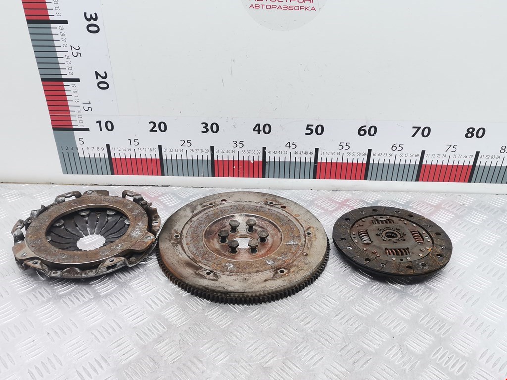 Маховик (демпфер сцепления) OPEL Corsa C 2000-2006