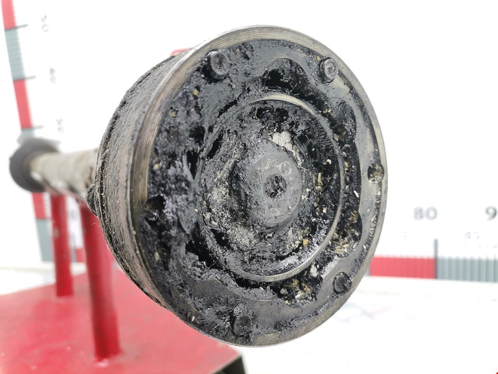 Полуось (привод, приводной вал) передняя правая VOLKSWAGEN Caddy III 2004-2015