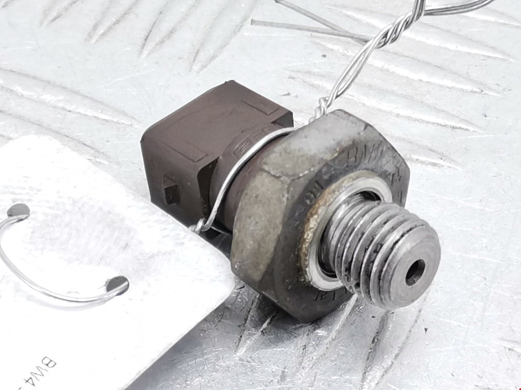 Датчик давления масла BMW 3er F30/F31/F80 2011-2019