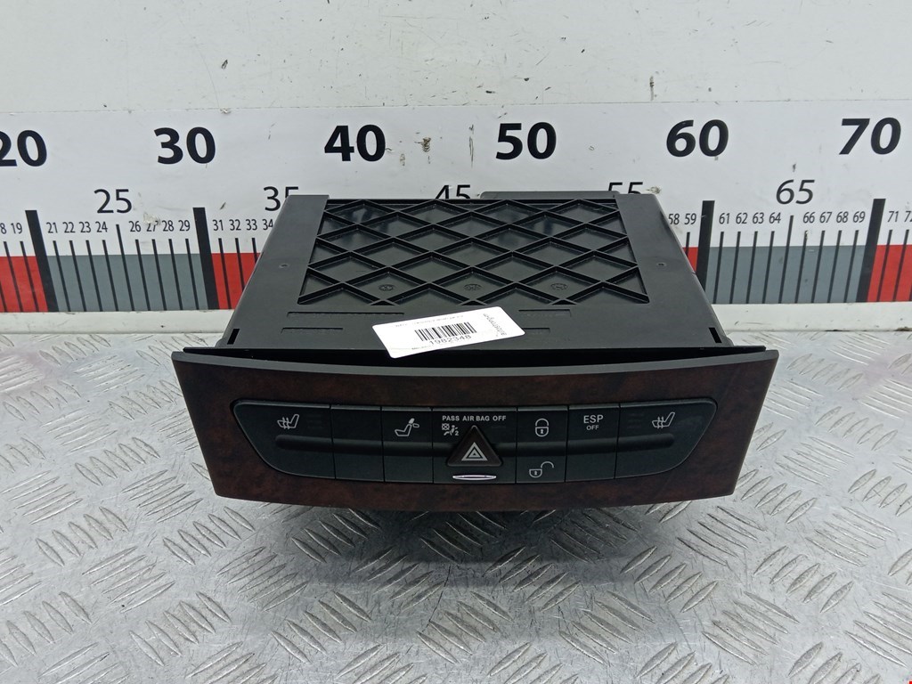 Чейнджер компакт дисков Mercedes E-Class (W211) (2002-2009)