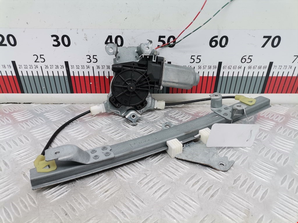 Стеклоподъемник задний правый NISSAN Qashqai J10 2006-2013