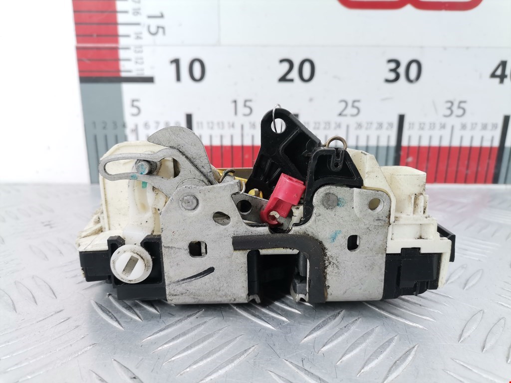 Замок двери задней правой JEEP Compass 2006-2016