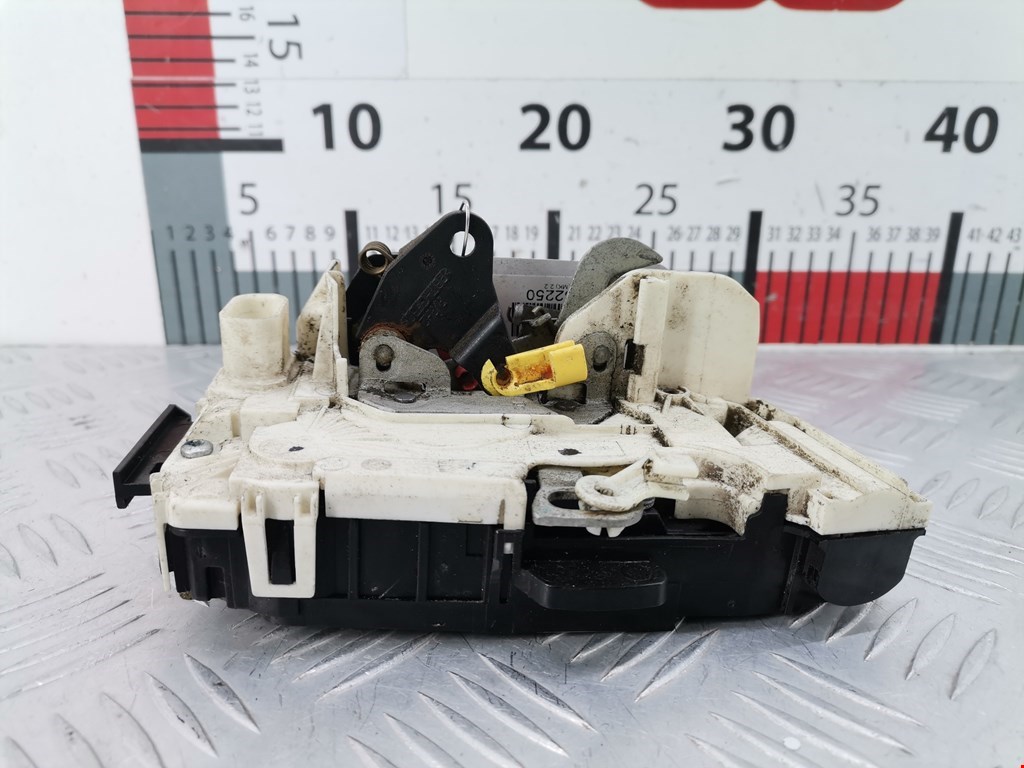 Замок двери задней правой JEEP Compass 2006-2016