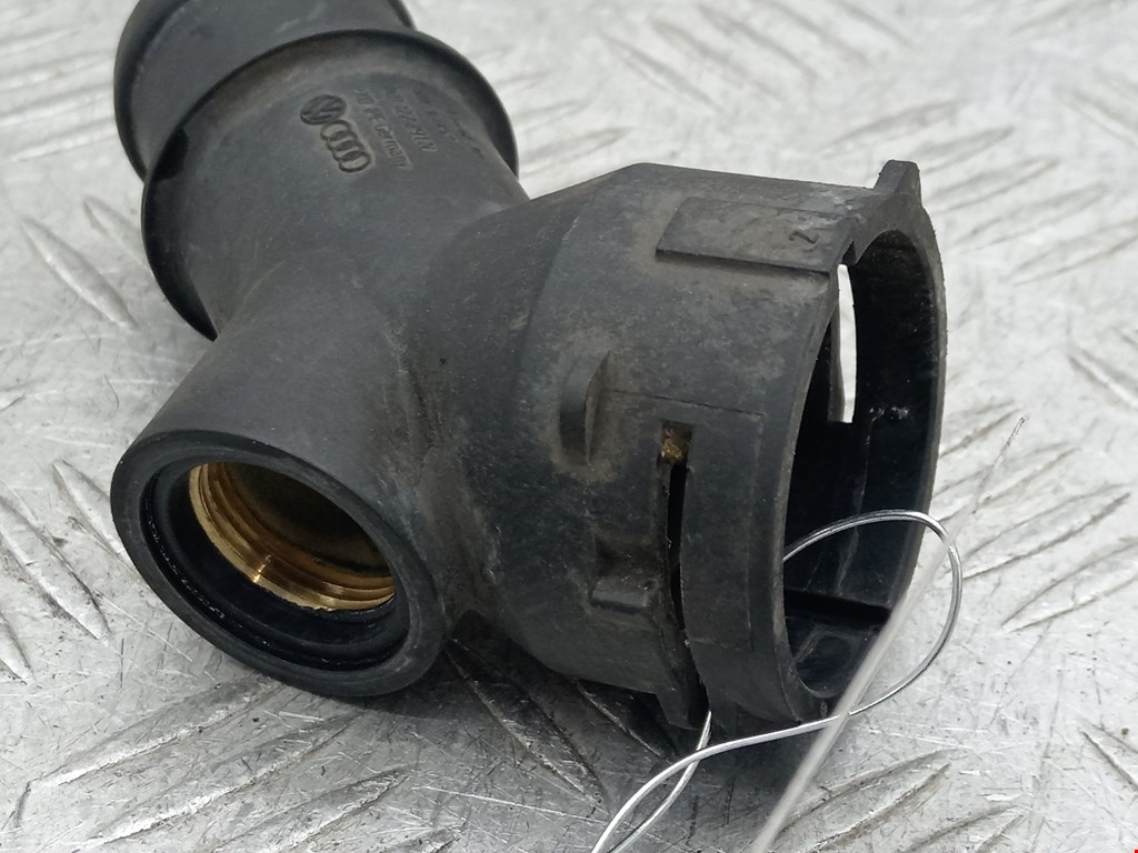 Тройник системы охлаждения VOLKSWAGEN Caddy III 2004-2015