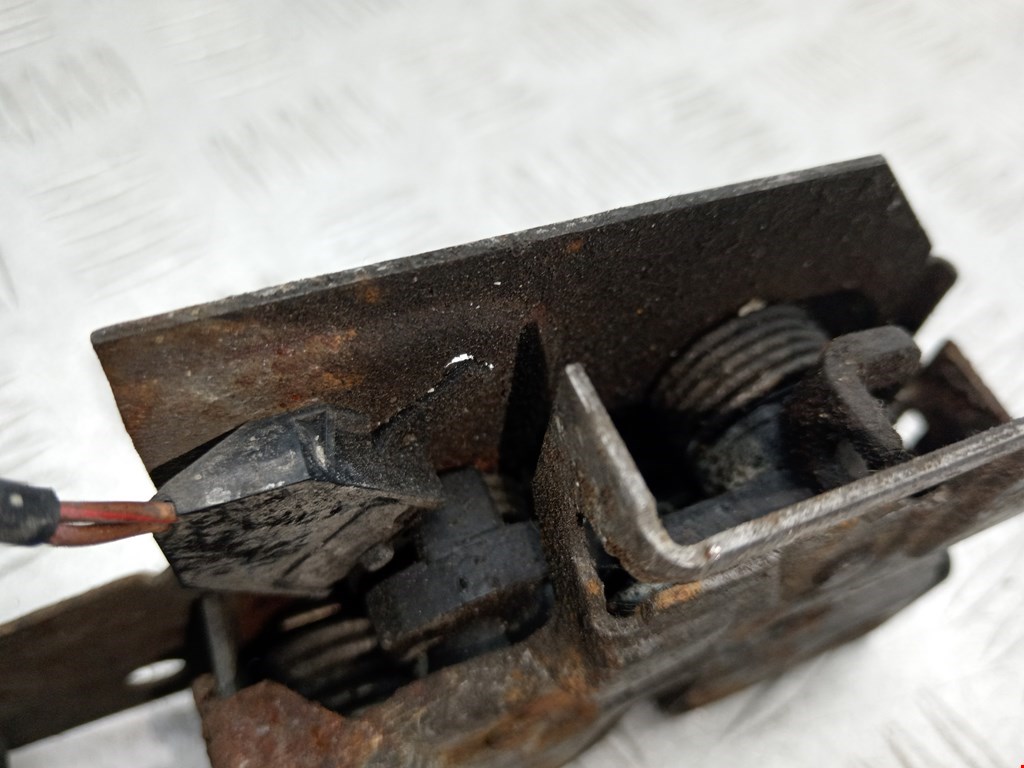 Замок капота VOLKSWAGEN Caddy III 2004-2015