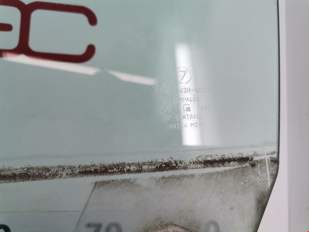 Стекло двери переднее левое SUBARU Legacy 1998-2004