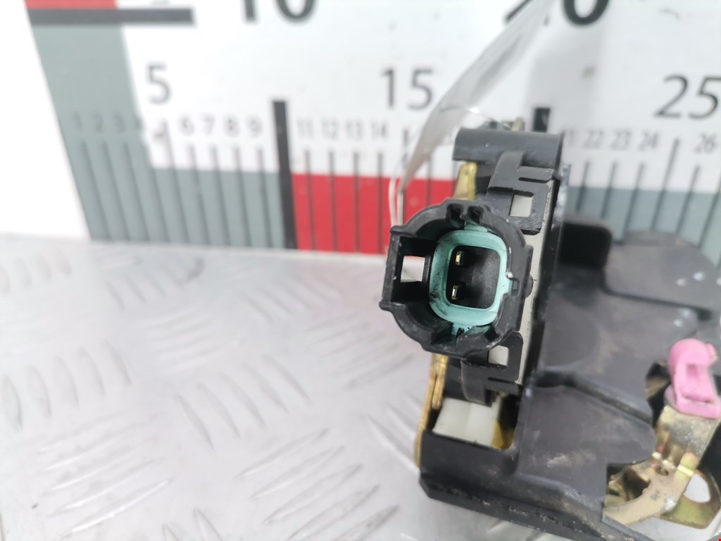 Замок двери передней левой SUBARU Legacy 1998-2004