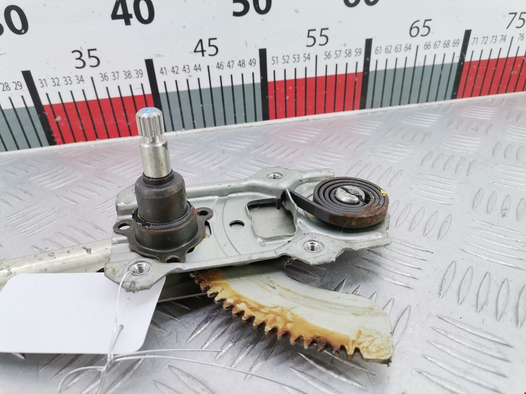 Стеклоподъемник задний левый SUZUKI Splash 2008-2015