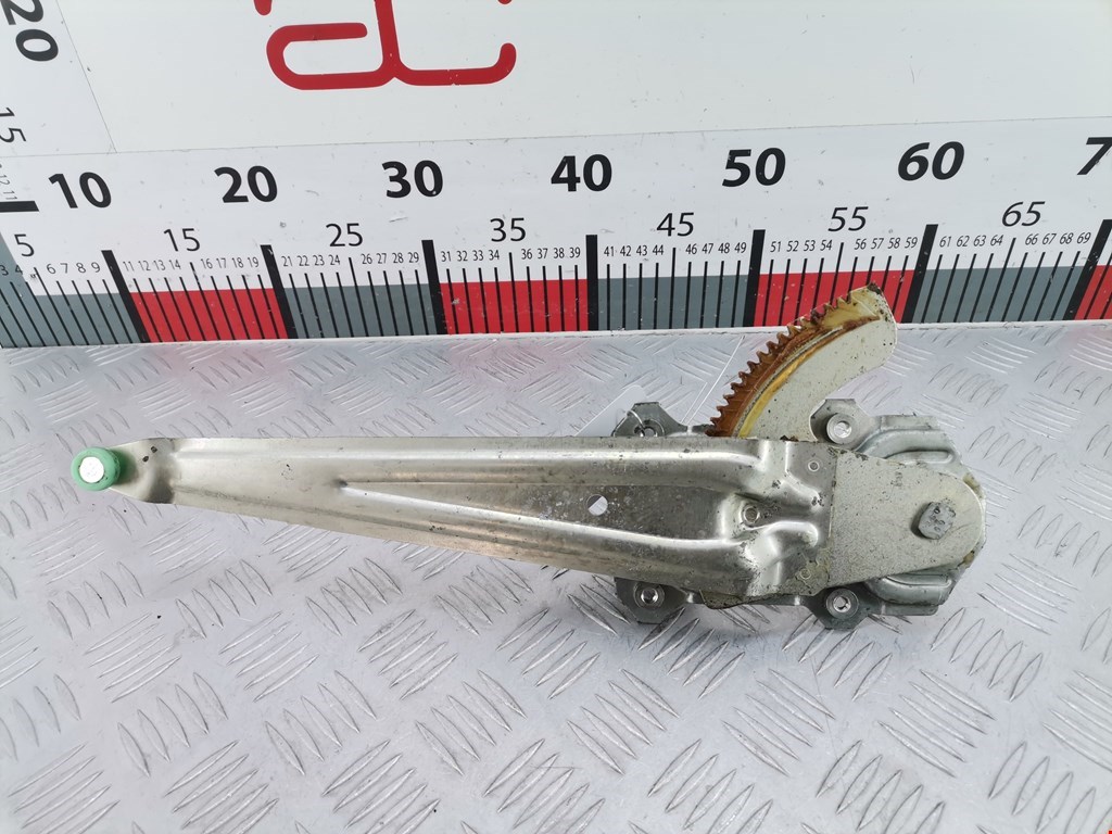 Стеклоподъемник задний левый SUZUKI Splash 2008-2015