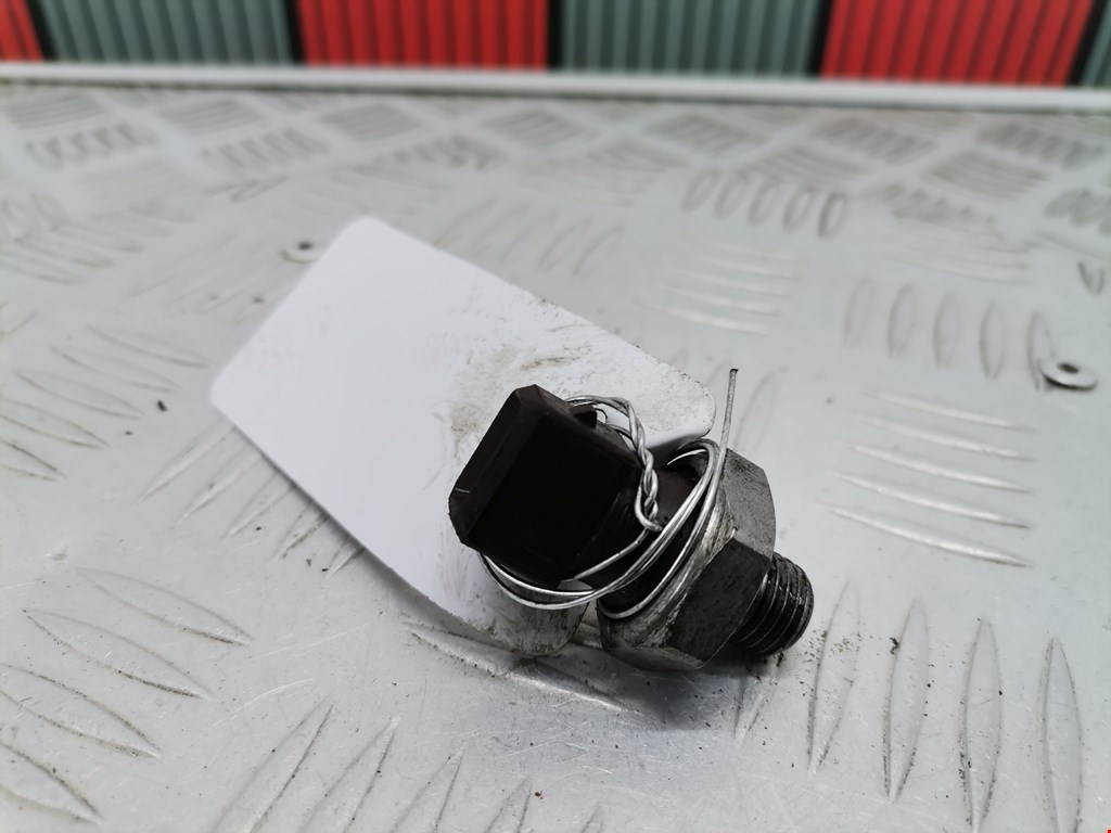 Датчик давления масла BMW 3er F30/F31/F80 2011-2019