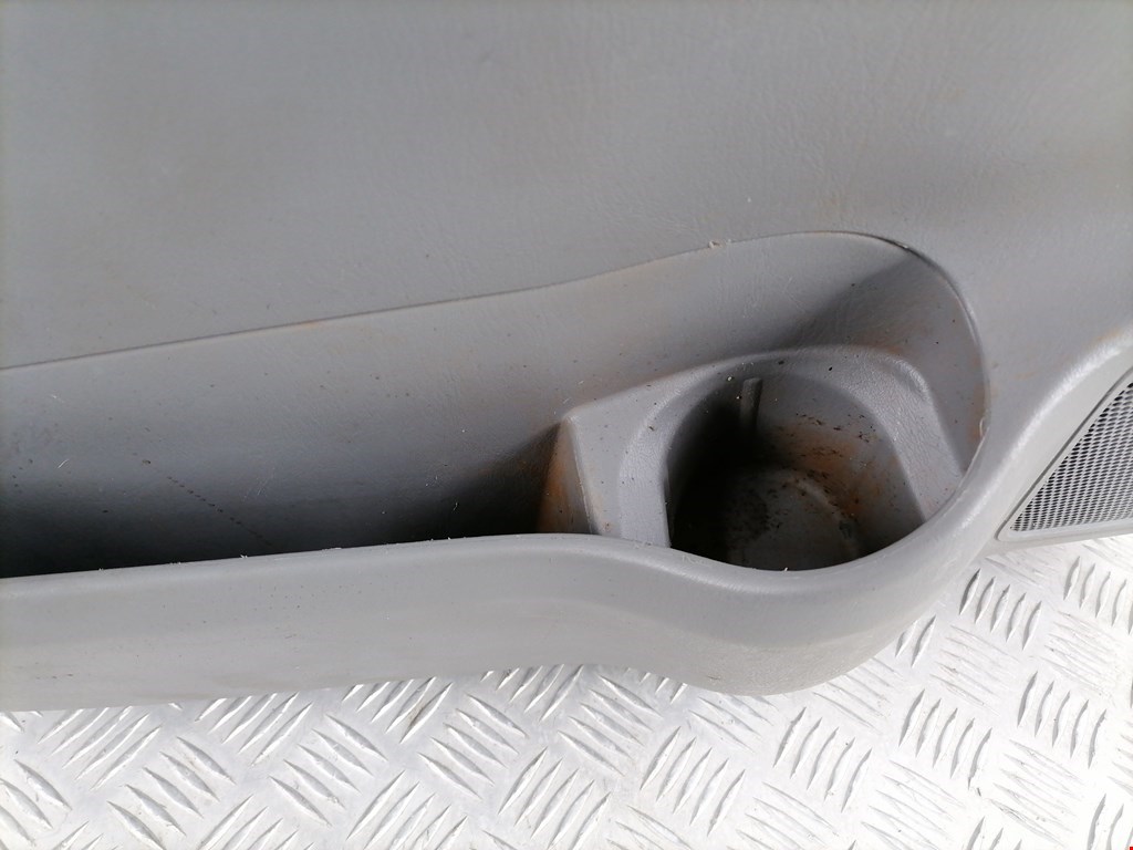 Обшивка двери задняя левая TOYOTA Hilux VII AN10 AN 20 AN30 2005-2015