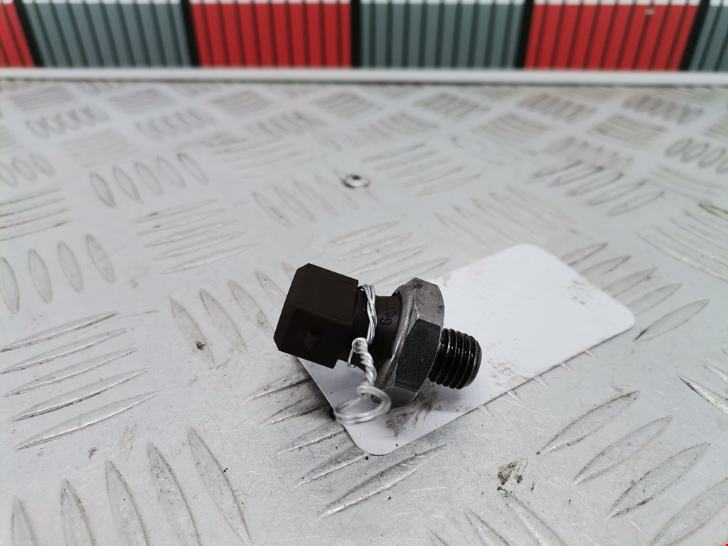 Датчик давления масла BMW 3er F30/F31/F80 2011-2019