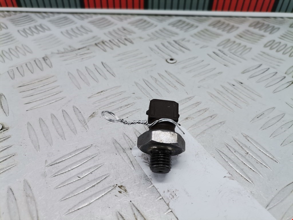 Датчик давления масла BMW 3er F30/F31/F80 2011-2019