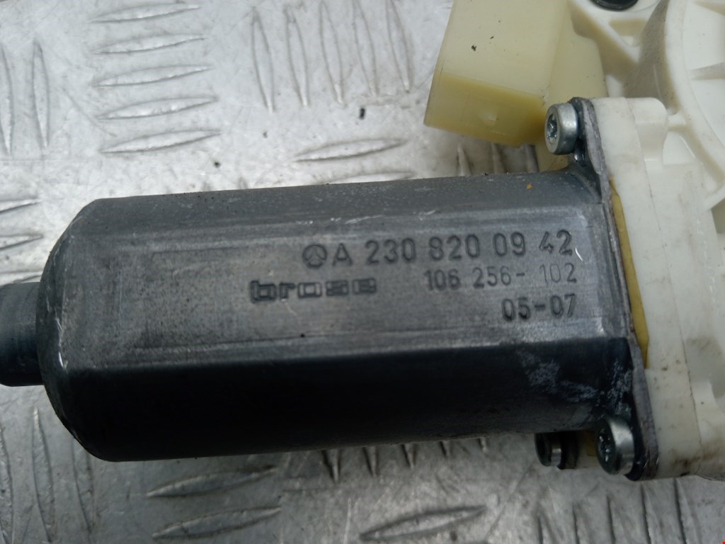 Стеклоподъемник передний правый MERCEDES-BENZ CLK-Class W209 2002-2009