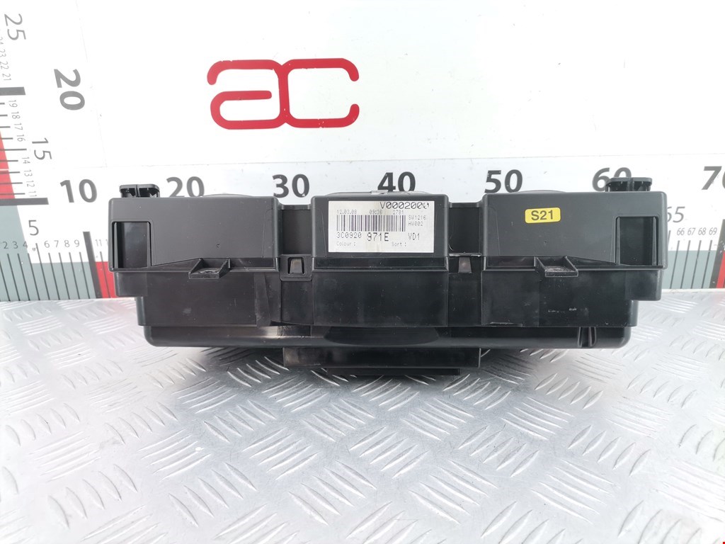 Панель приборов (щиток) VOLKSWAGEN Passat B6 2005-2011