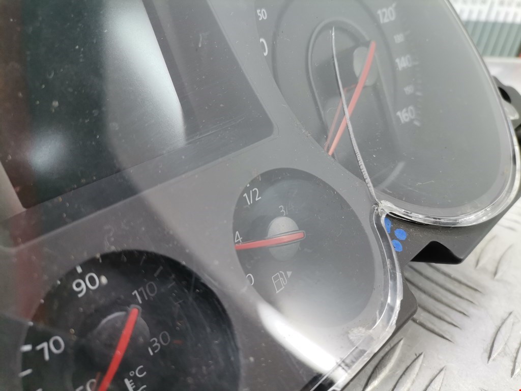 Панель приборов (щиток) VOLKSWAGEN Passat B6 2005-2011